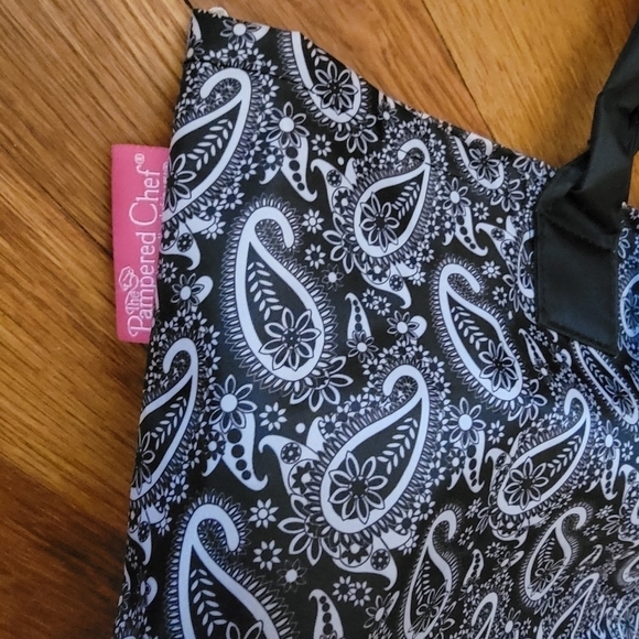 The Pampered Chef Large Tote Foldable Black Pink - Picture 13 of 14